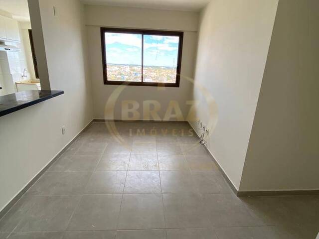 #311 - Apartamento para Venda em Luziânia - GO - 3