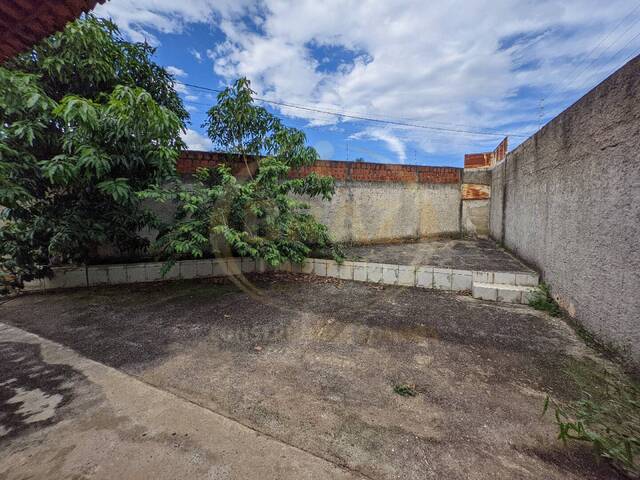 #410 - Casa para Venda em Luziânia - GO - 3