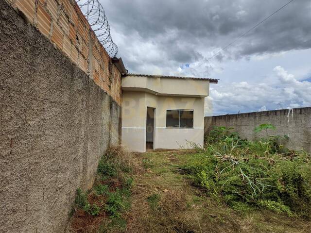 #453 - Casa para Venda em Luziânia - GO - 3