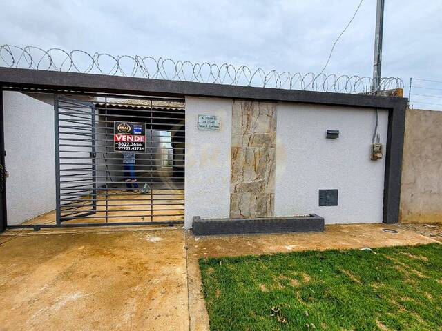 #394 - Casa para Venda em Luziânia - GO - 3