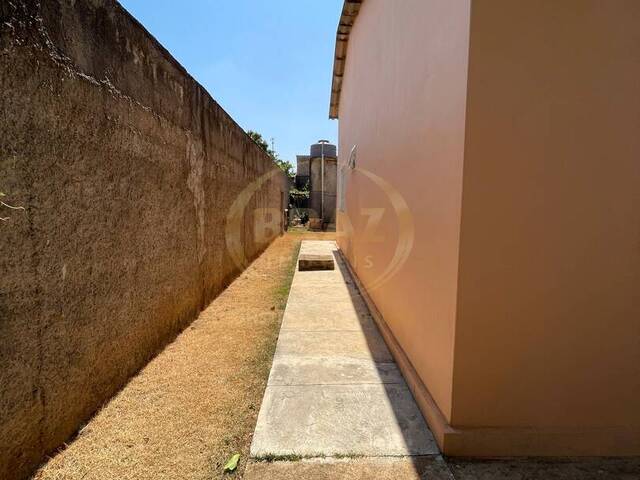 #647 - Casa para Venda em Luziânia - GO - 3