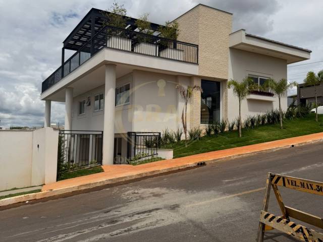 Venda em Condominio le parc - Luziânia