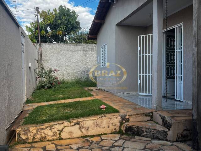 #894 - Casa para Venda em Luziânia - GO - 2