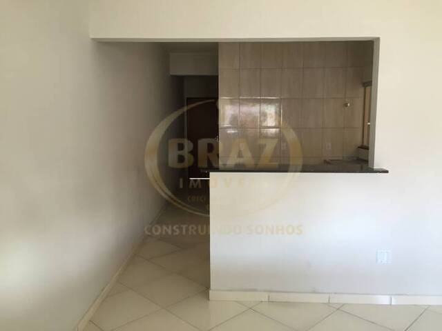 #143 - Casa para Venda em Luziânia - GO - 3