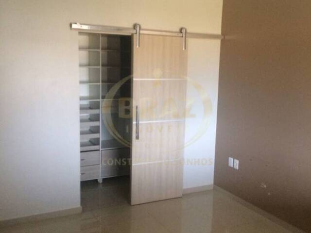 Casa para Venda em Luziânia - 5