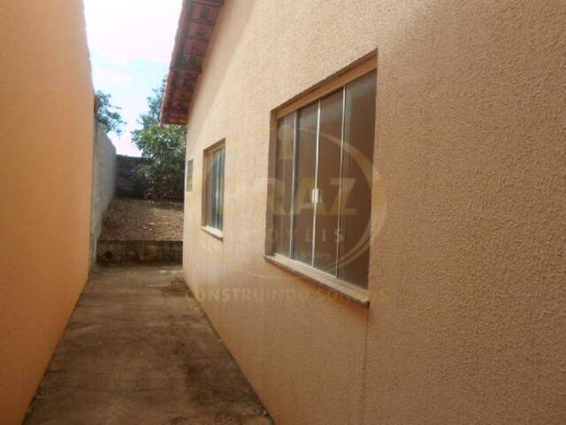 #13 - Casa para Venda em Luziânia - GO - 3